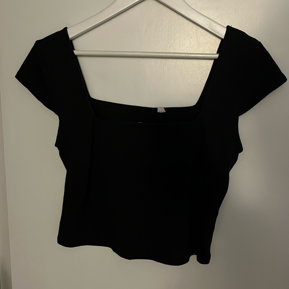 Cute black crop top